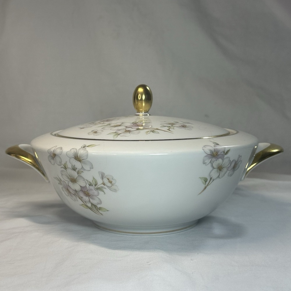 Tirschenreuth Bavaria Dogwood Round Covered Vegetable Tureen Pasco 1147 Germany